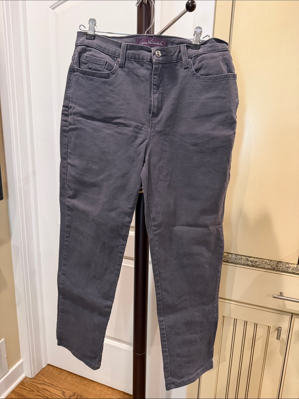 Women’s Gloria Vanderbilt Gray Jeans - Classic Straight Fit